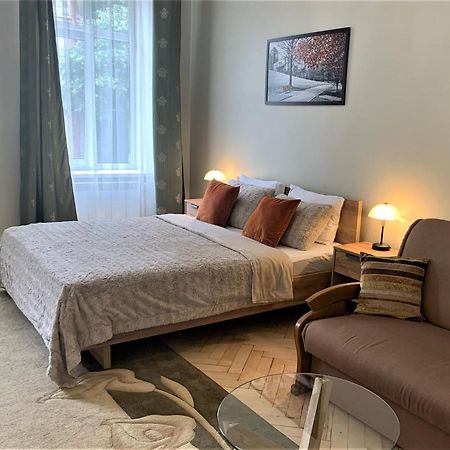 Glorious Apartment Near The Old City Lvov Exteriér fotografie