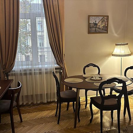 Glorious Apartment Near The Old City Lvov Exteriér fotografie