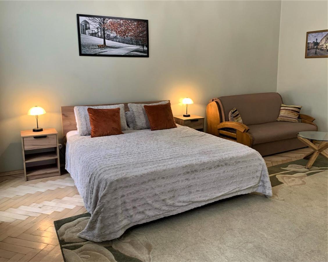 Glorious Apartment Near The Old City Lvov Exteriér fotografie