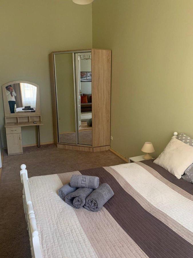 Glorious Apartment Near The Old City Lvov Exteriér fotografie